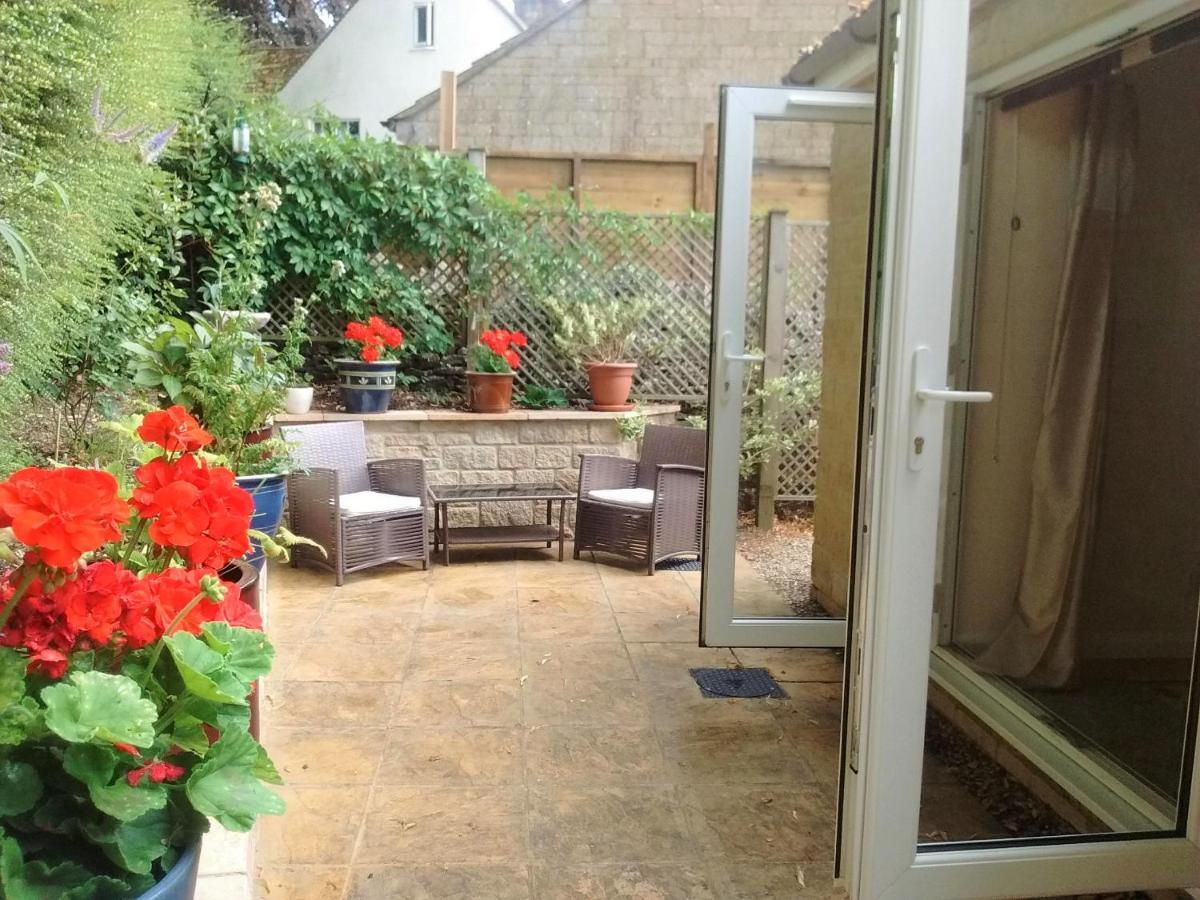 Sunny Patch Bed & Breakfast Stroud  Exterior photo